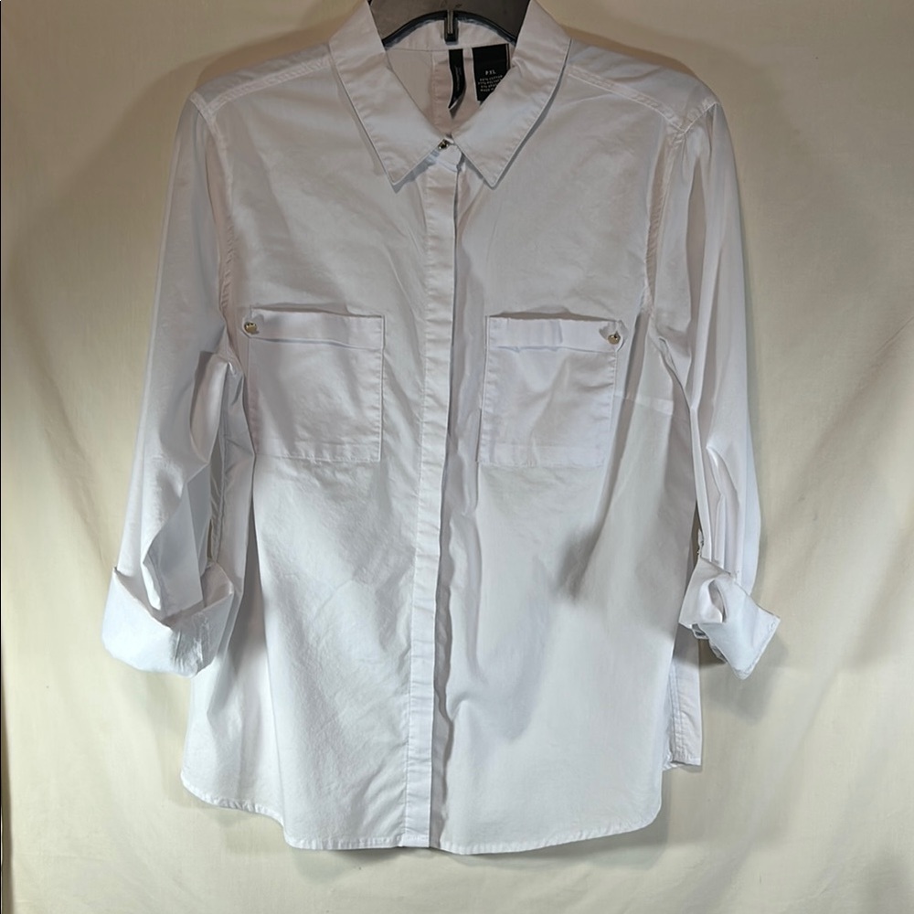 New Directions White Button-Up Shirt